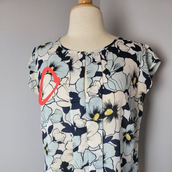 ANN TAYLOR FACTORY Blue Floral Pleated Keyhole Cap Sleeve Shell Office Top L - Picture 8 of 8